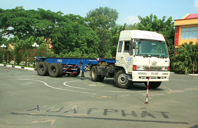 Bằng lái xe đầu kéo